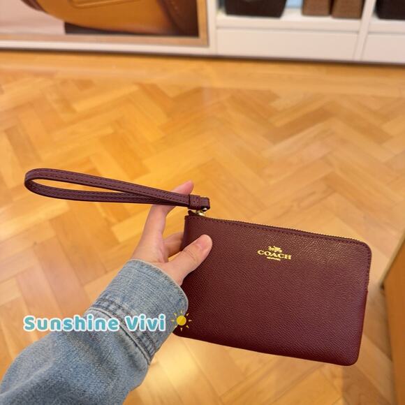 NWT COACH Small Corner Zip Wristlet Pouch Wallet Purse CV396 DARK WINE Leather - Picture 3 of 7